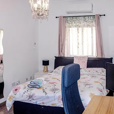 Lovely Private With Private Bathroom Accommodatie bij particulieren Is-Swatar