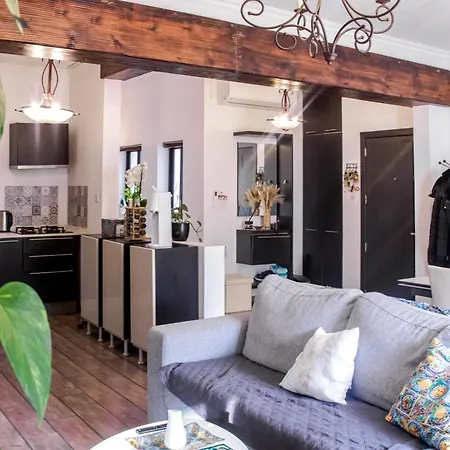 Lovely Private With Private Bathroom Is-Swatar