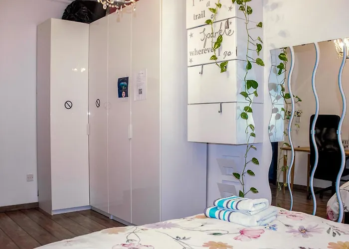 Δωμάτια σε οικογενειακή κατοικία Lovely Private With Private Bathroom Is-Swatar